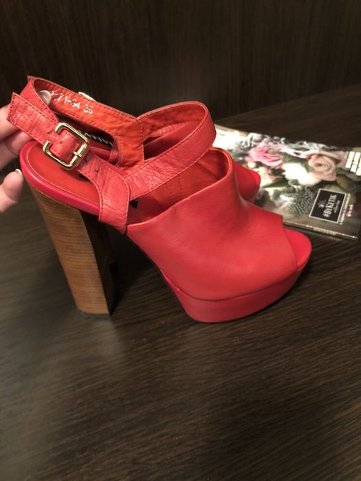 Босоножки 36 р. Шкіра нові