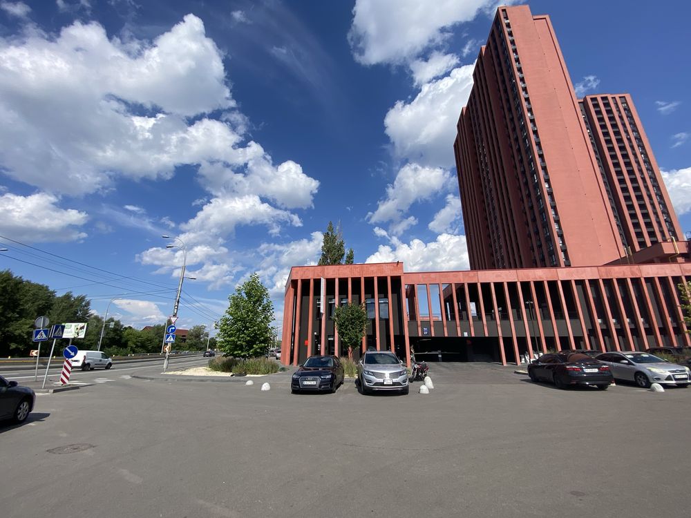 Фасадне приміщення 700 кв.м, Набережно-Рибальска 27