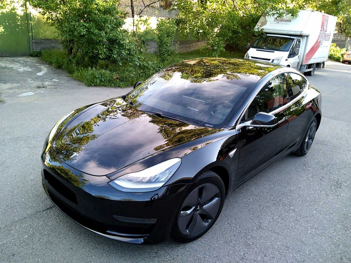 Tesla Model 3 Long Range