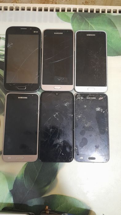 Телефони на запчастини