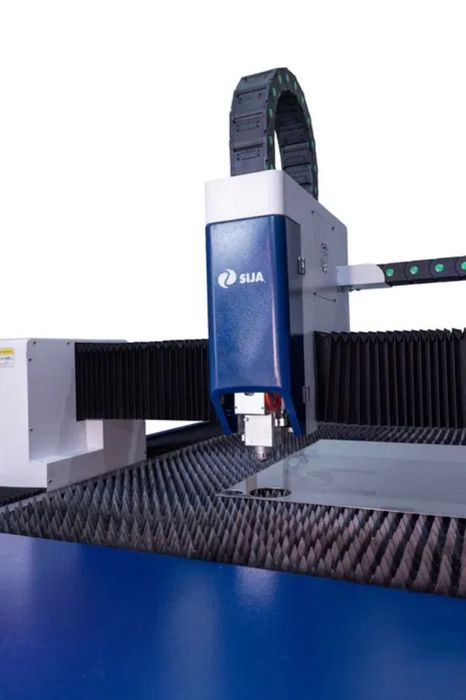Ploter laserowy do cięcia 3000W 3KW Raycus menu PL FV23% serwis Polska