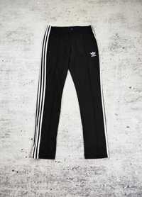 Spodnie dresowe Adidas sportowe dresy czarne tiro paski r. S