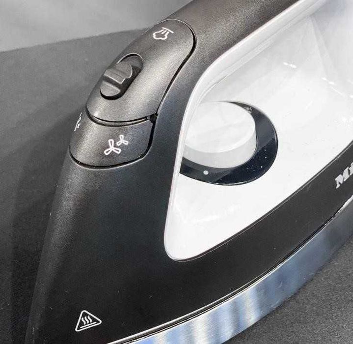 Гладильная система Miele B 1847 прасувальна праска міле