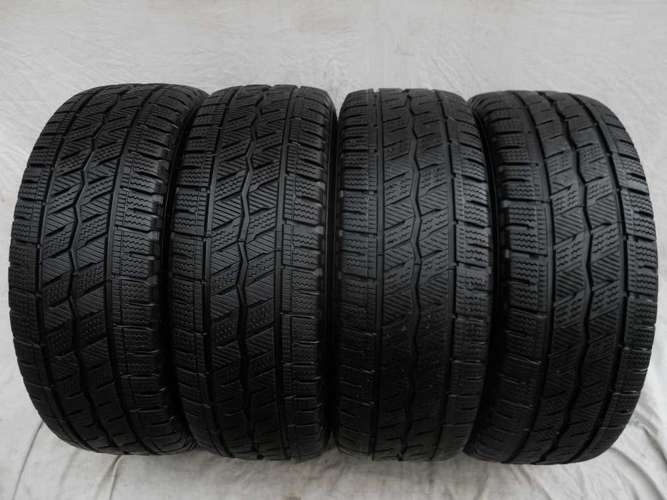 Opony zimowe HANKOOK WINTER I*CEPT LV 215/65R15C 104/102T 2x8,5, 2x7mm