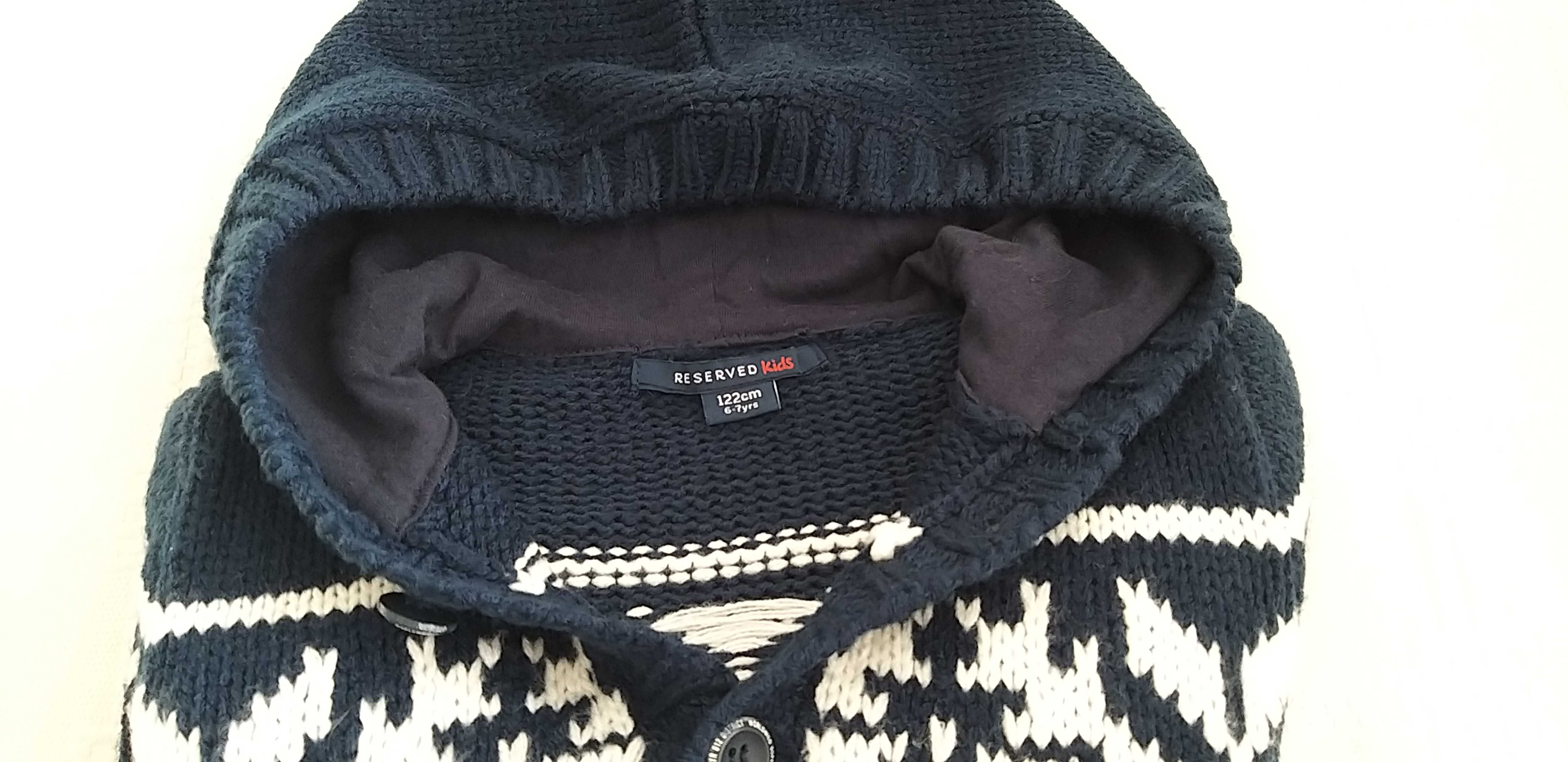 Granatowy sweter chłopięcy Reserved rozmiar 122 na 6-7 lat