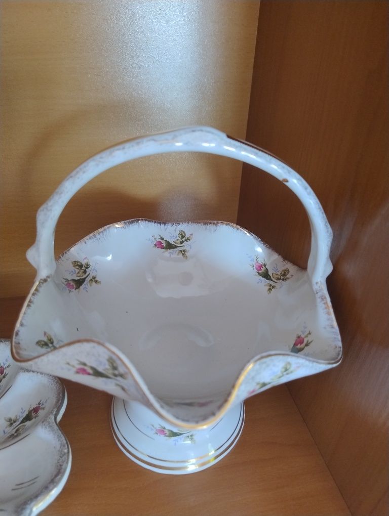 Zestaw porcelanowy - koszyk i tacka na jajka