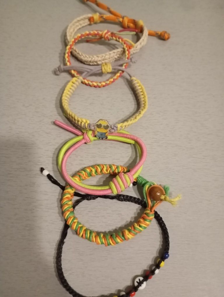 Pulseiras artesanais, bijuteria