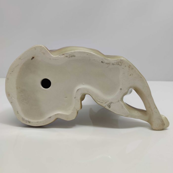 Porcelanowy pies duży lata 50-te