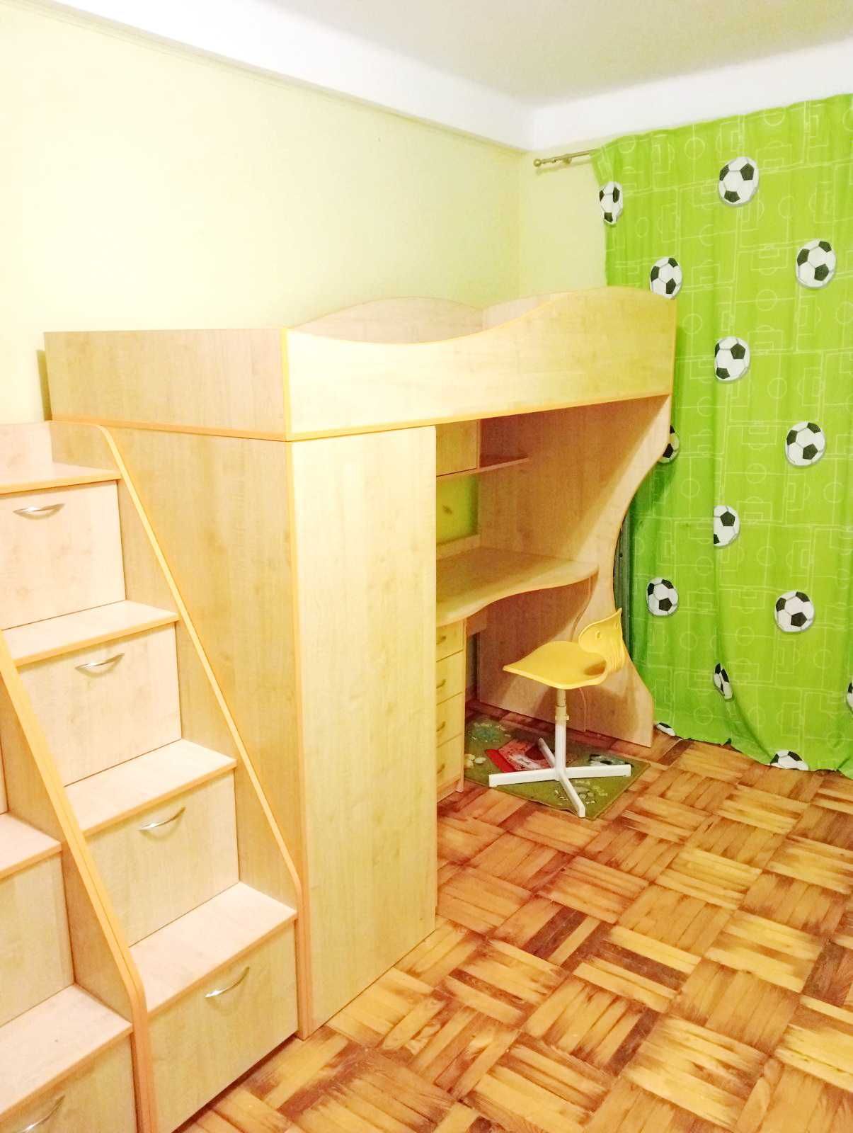 Кровать -чердак, двухъярусная кровать со столом и шкафом
