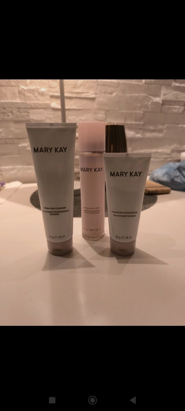 Zestaw kosmetyków nawilżających Mary Kay
