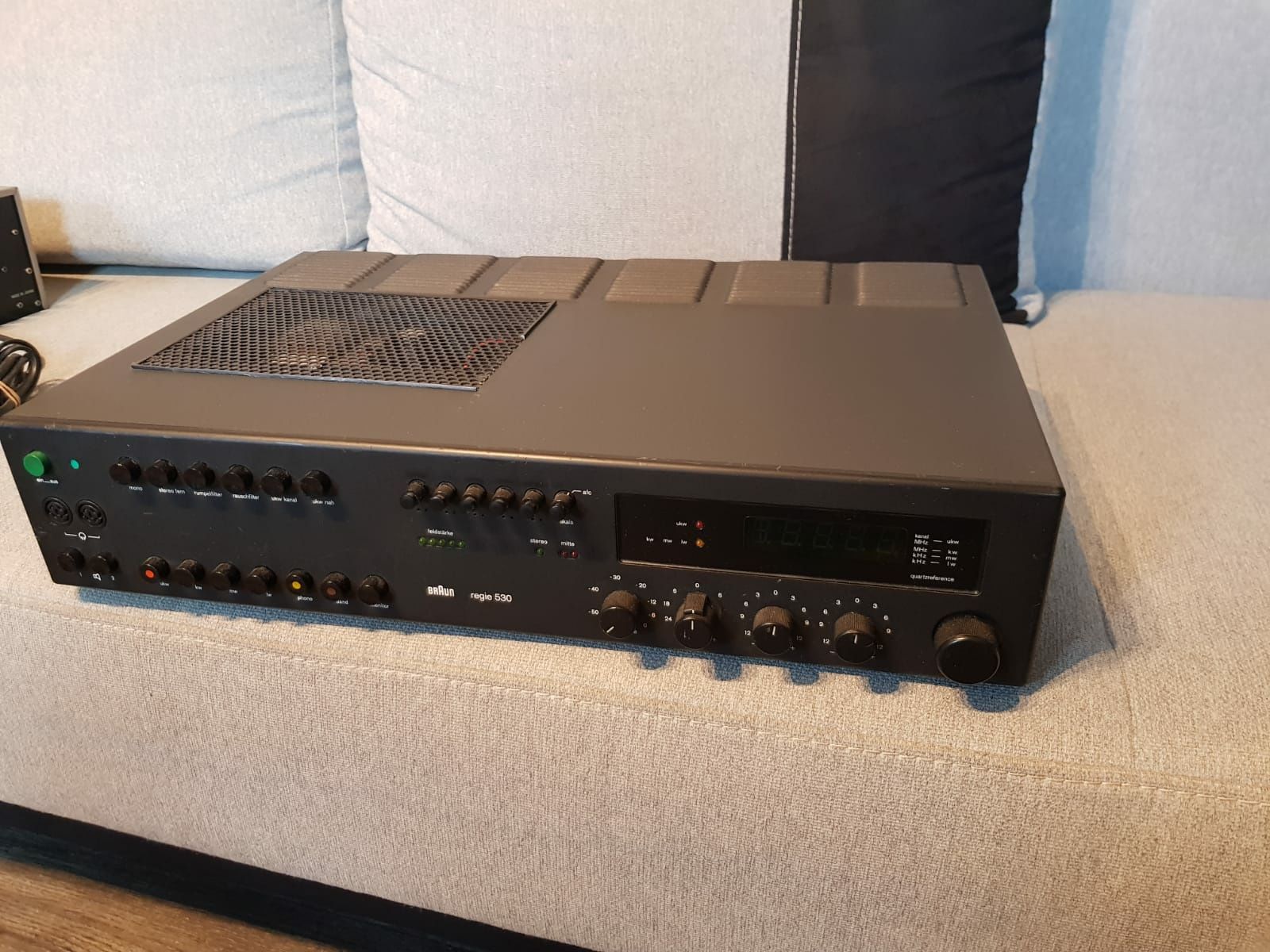 Braun Regie 530
Amplituner w pełni sprawny