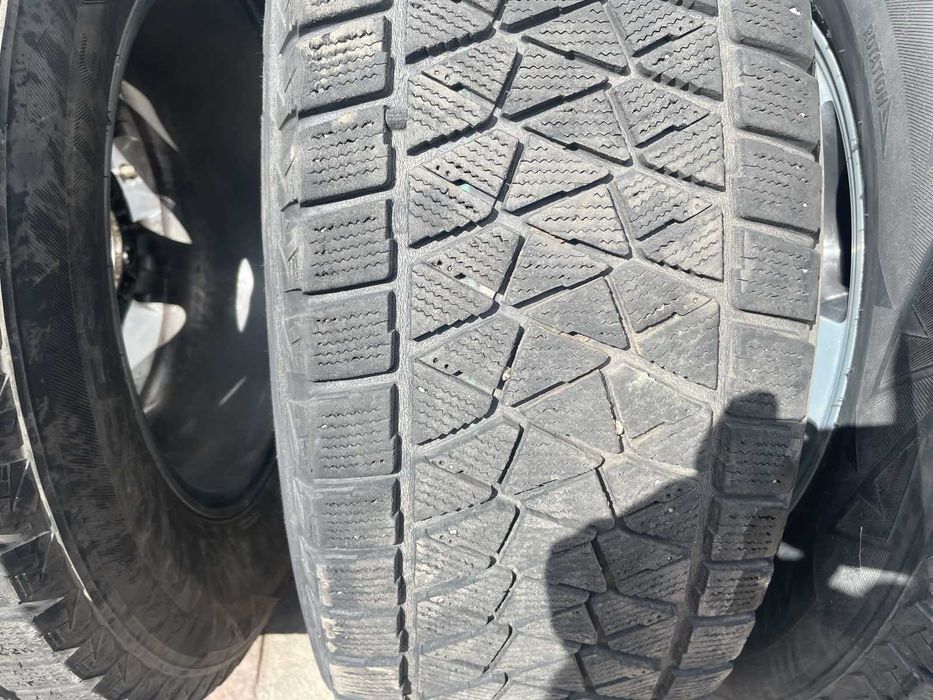 Шини Bridgestone blizzak 265/65 R17