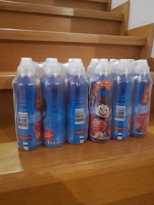 Zestaw 12 butelek Wojanki. Wojanek o pojemności 500 ml.