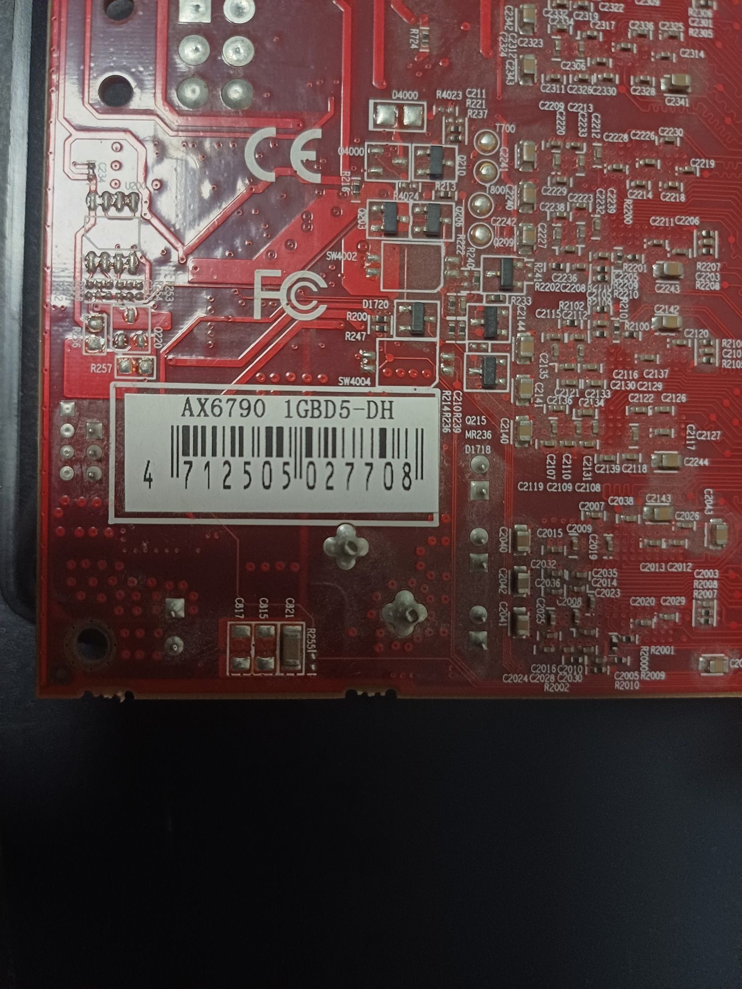 Відеокарта hd Radeon hd 6790 ідеальна.