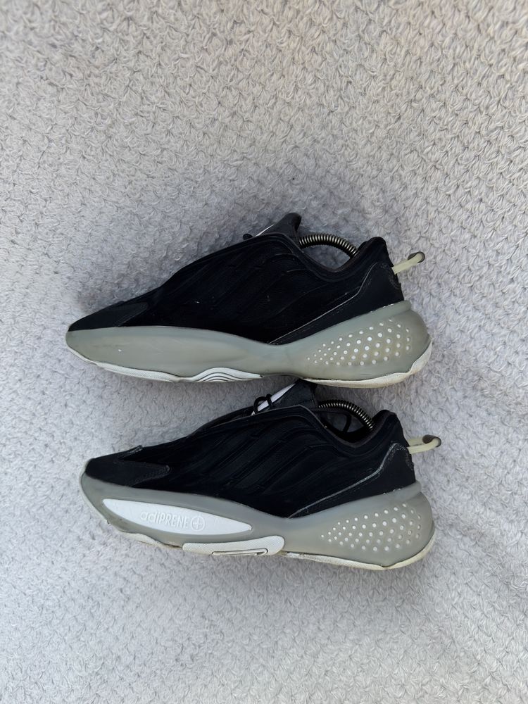 Кроссовки adidas ozrah