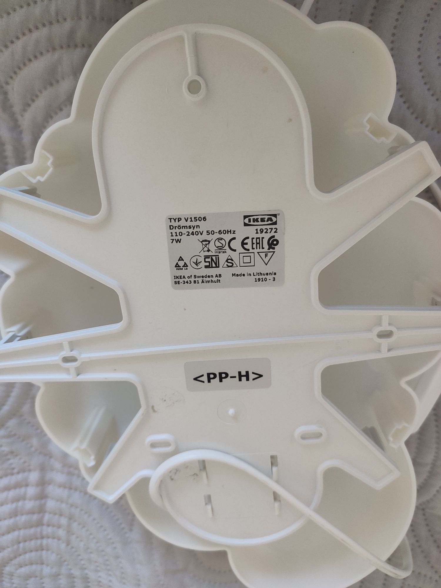 Lampa ścienna chmurka biała ikea