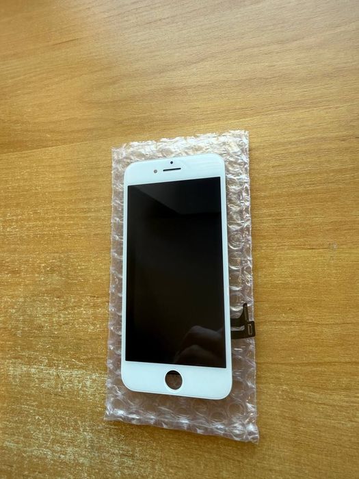 Дисплей Apple iPhone SE 2020 белый с рамкой экран + сенсор