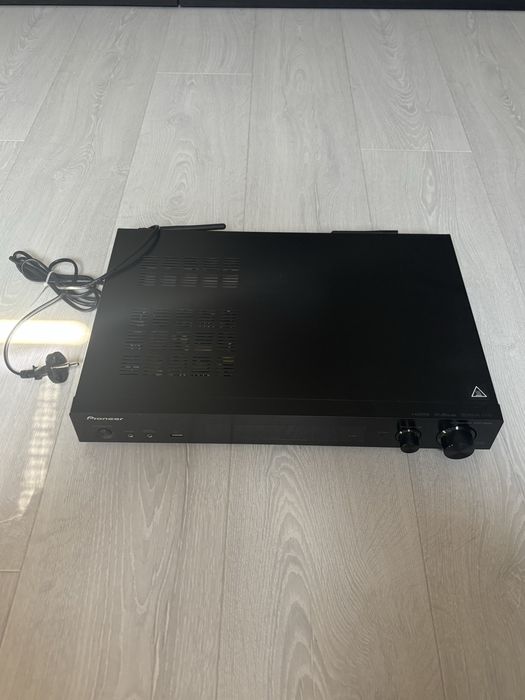 amplituner Pioneer VSX-S520
