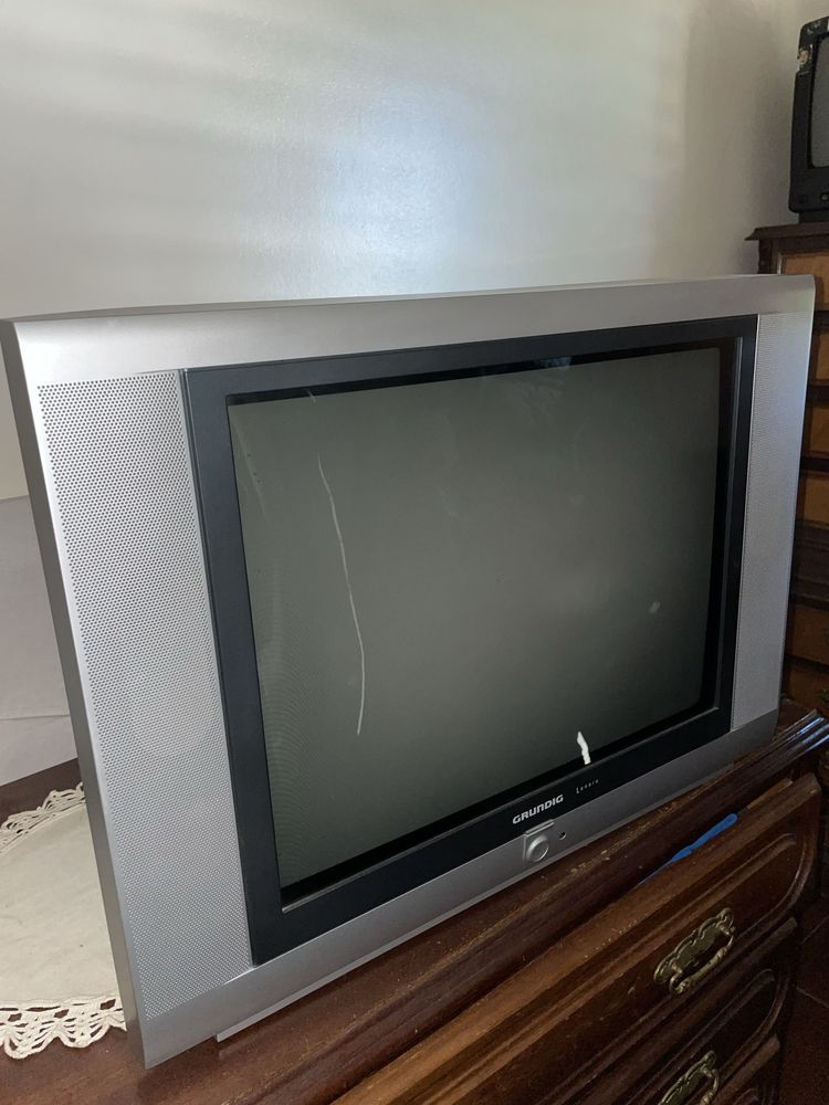 Televisão Grundig lenaro