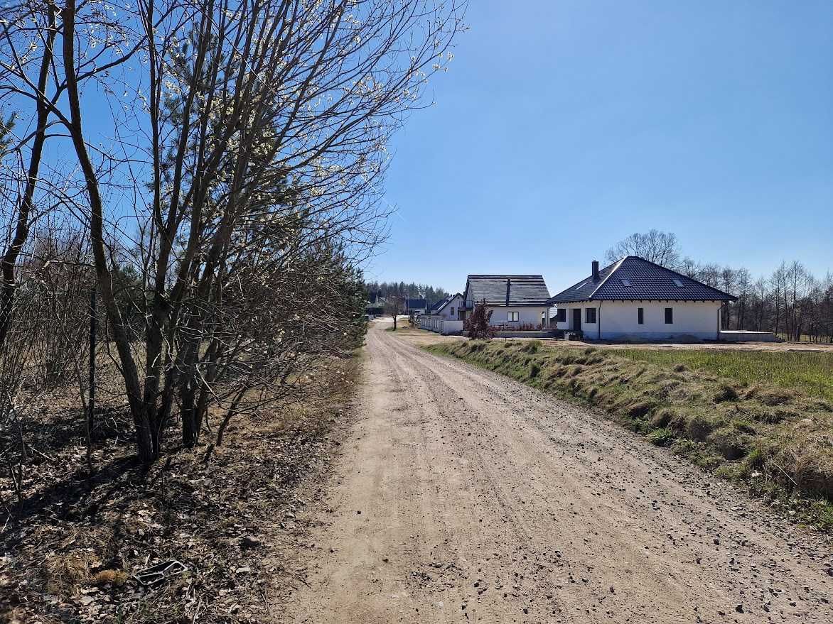 sprzedam działki pod zabudowę jednorodzinną, media w drodze,