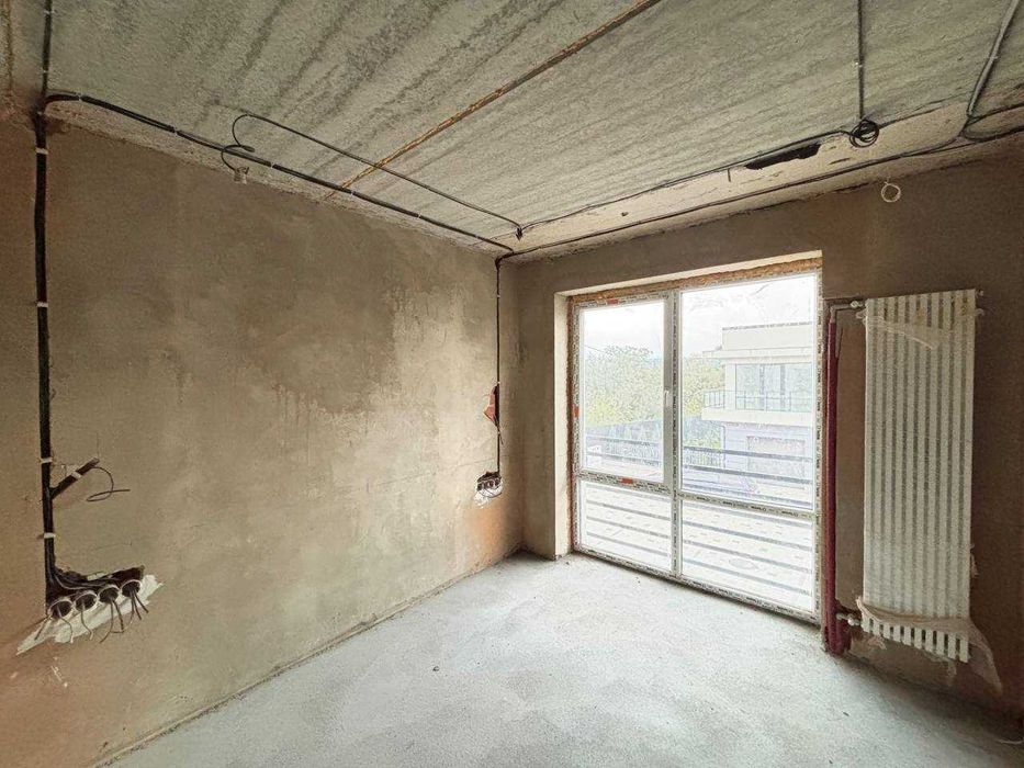 Продається будинок (таунхаус) з частковим ремонтом/ЗАКРИТЕ МІСТЕЧКО