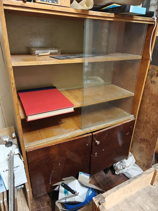 Сервант-книжкова шафа