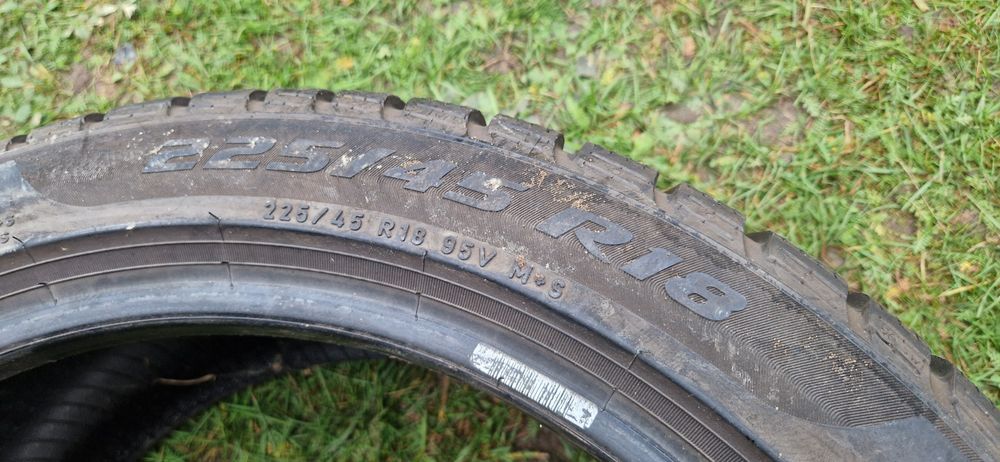 Opona Pirelli Sottozero 3 225/45/18 zima,zimowa