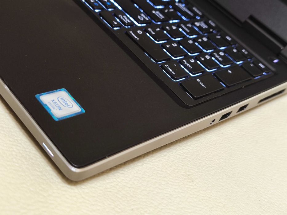 Ноутбук Dell Precision 7530 15,6" IPS XEON E-2176M/16Gb/256SSD/P2000