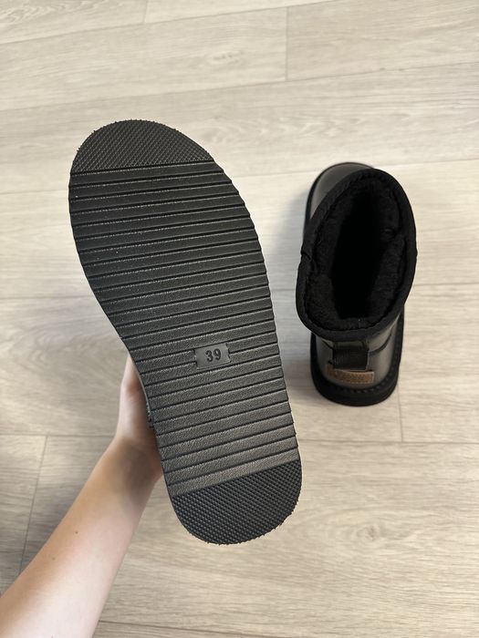 уггі it ts шкіряні