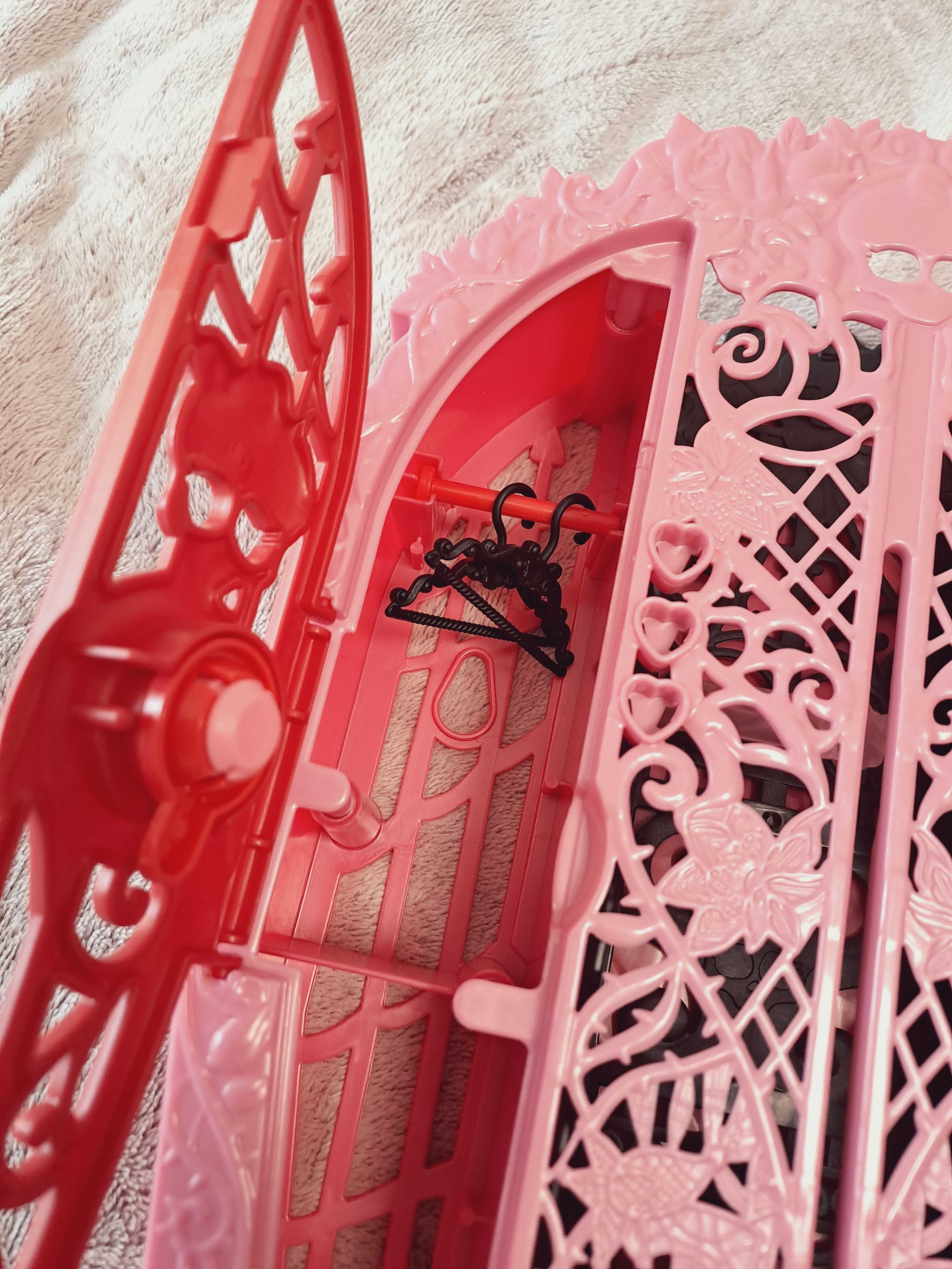 Коробка от Дракулауры Monster High Draculaura