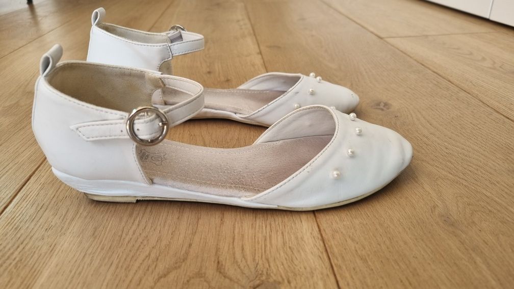 Białe pantofle buty komunijne Cool Club r.34-35 wkładka ok.21 cm