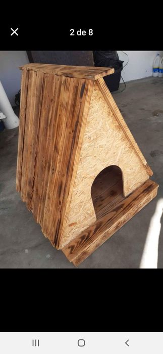 Casota para cães em madeira