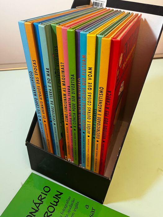 Snoopy - Enciclopédia do Charlie Brown - Completa e Como Nova
