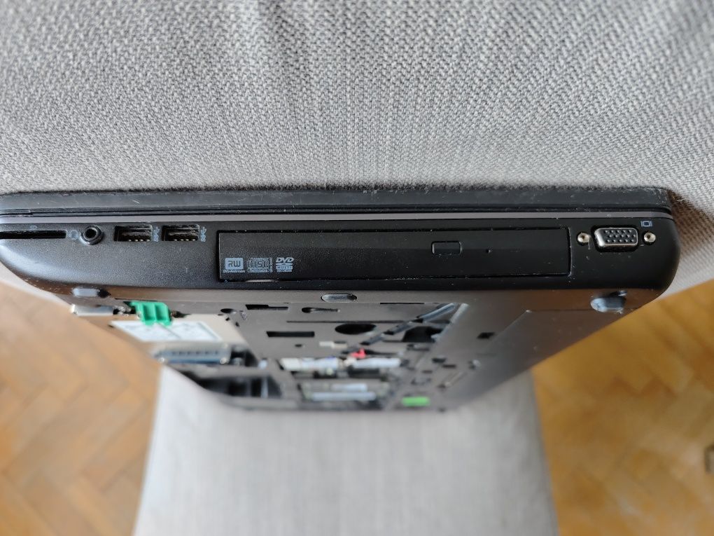 Na części laptop HP G2 17 cali