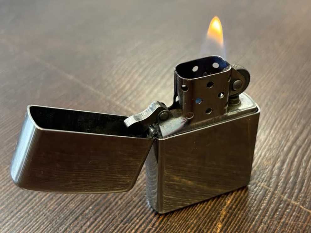 Zapalniczka Zippo B 18
