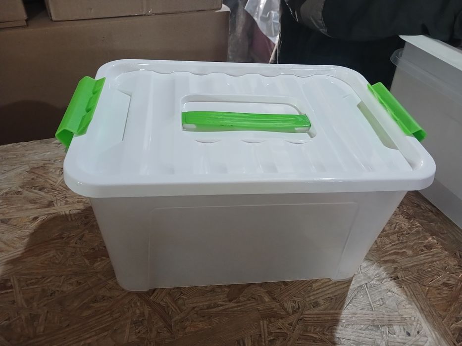 Продам контейнер для речей та продуктів