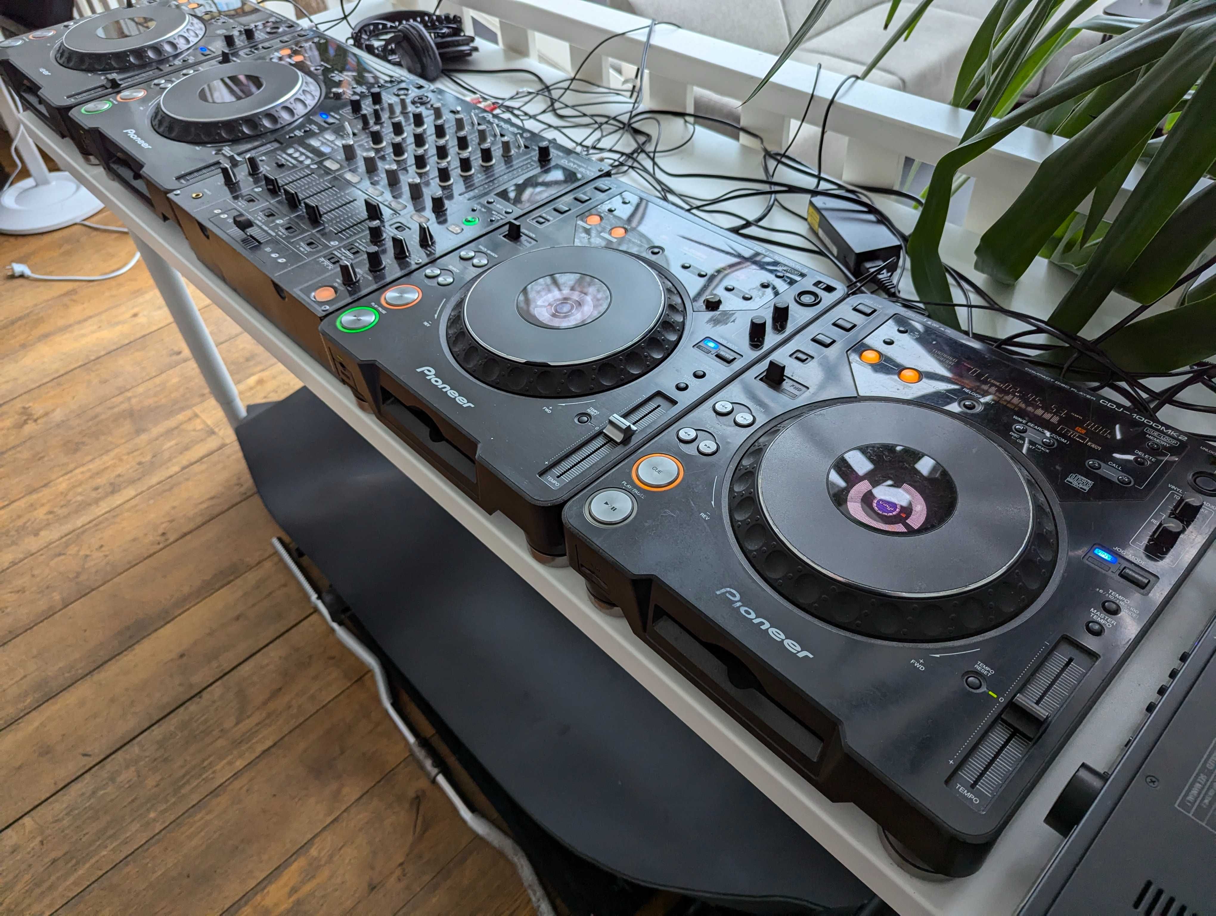Odtwarzacze Pioneer 2x CDJ 1000 MK3 2x CDJ 1000 MK2 CD Player + 2 case