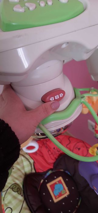 Baloiço bebé com música