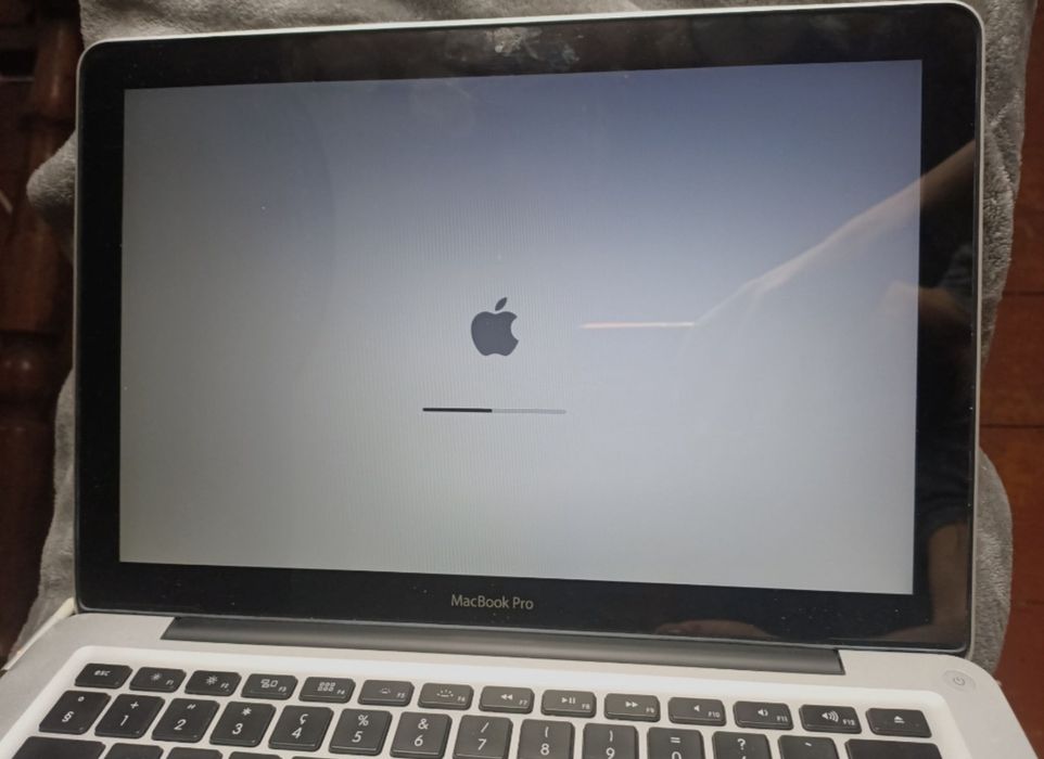 MacBook        air