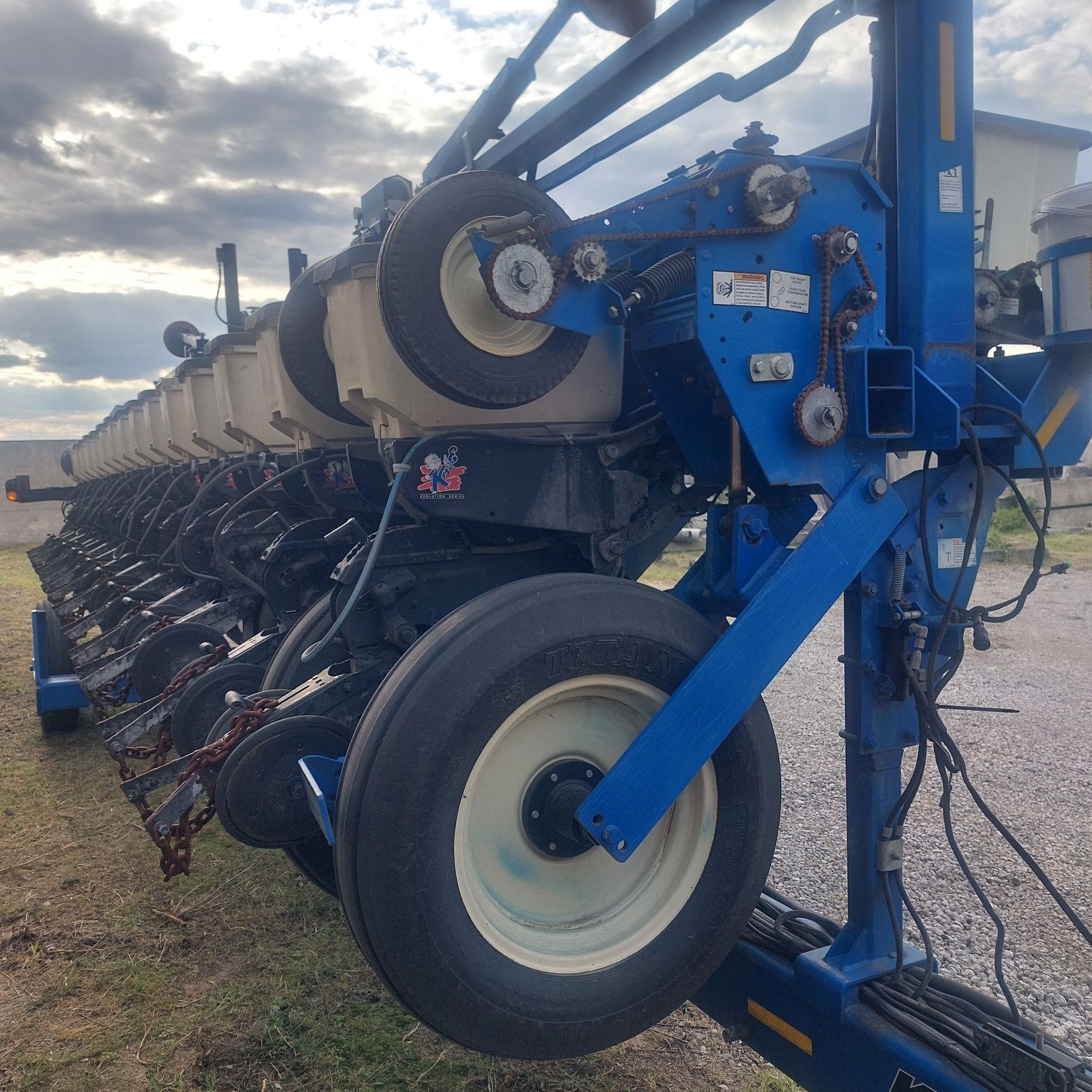 Сівалка сеялка Kinze 3600 2013р з рідкими  та сухими добривами