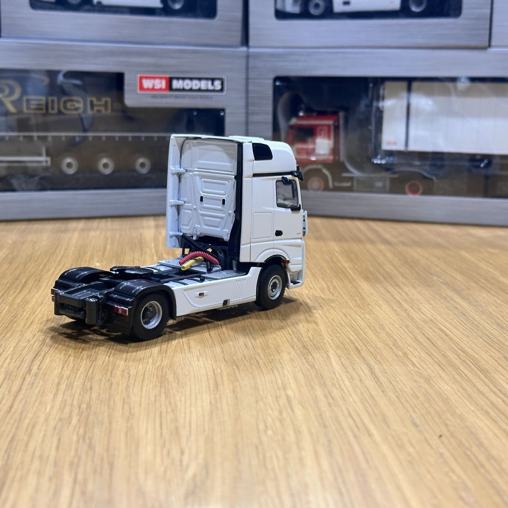 Model 1:50 WSI Mercedes-Benz Actros MP5 GS 4x2