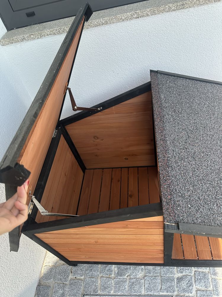 Casota de Madeira com Patio para caes