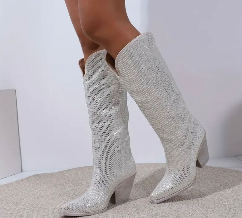 Продам розкішні чоботи, козаки з камінням