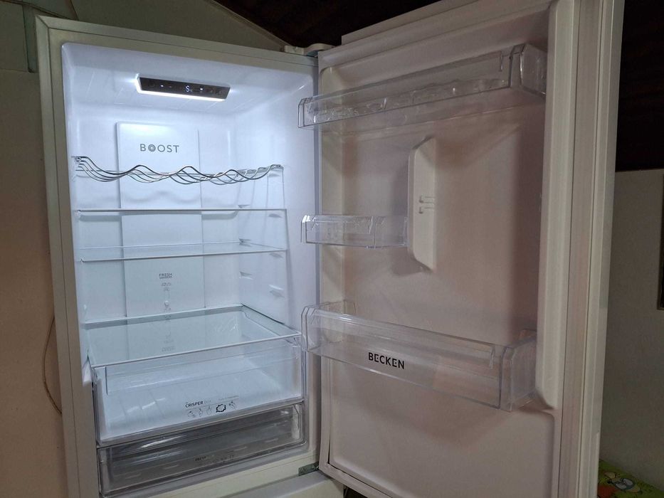 Frigorífico praticamente novo