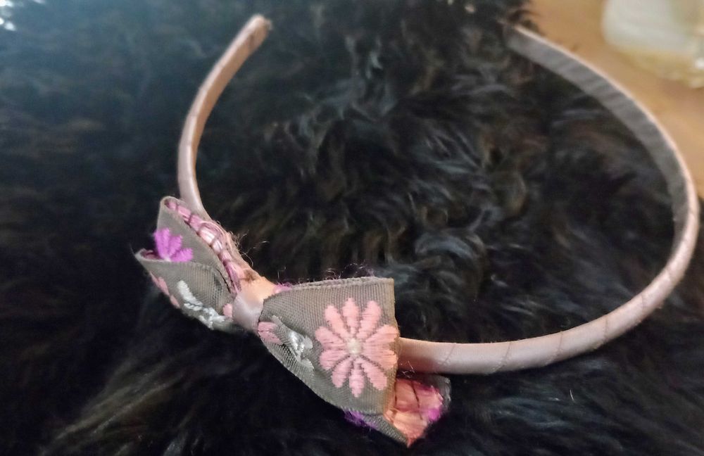 Opaska z mała kokardką