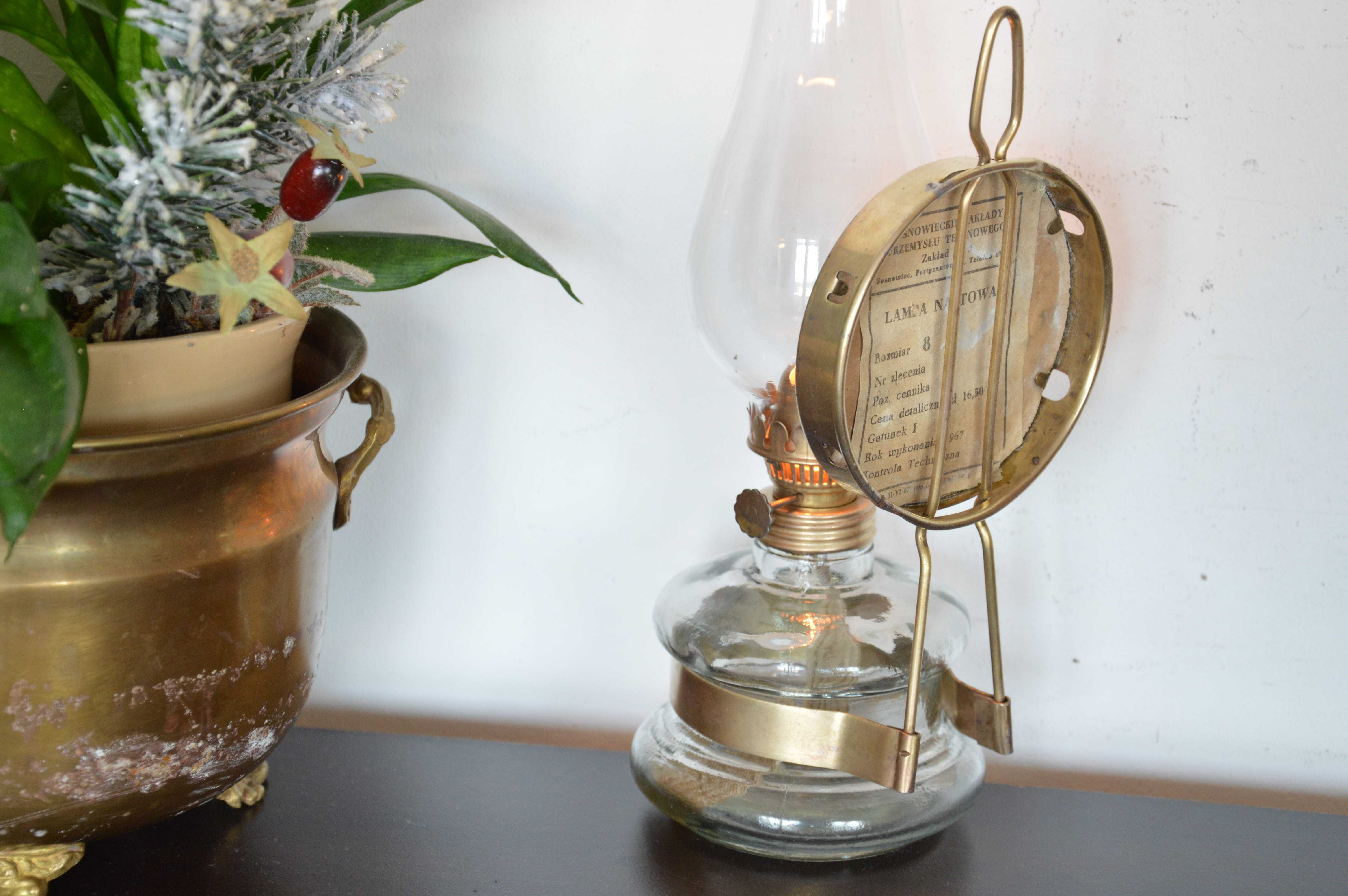 lampa naftowa wisząca lub stojąca z lusterkiem