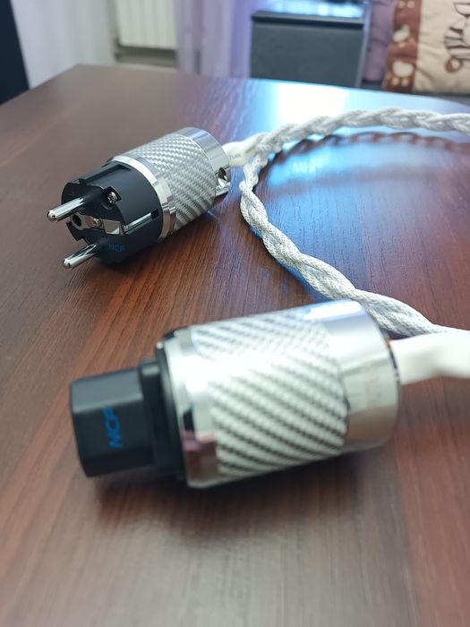 Силовой кабель питания для аудио техники. Серебро. Furutech.