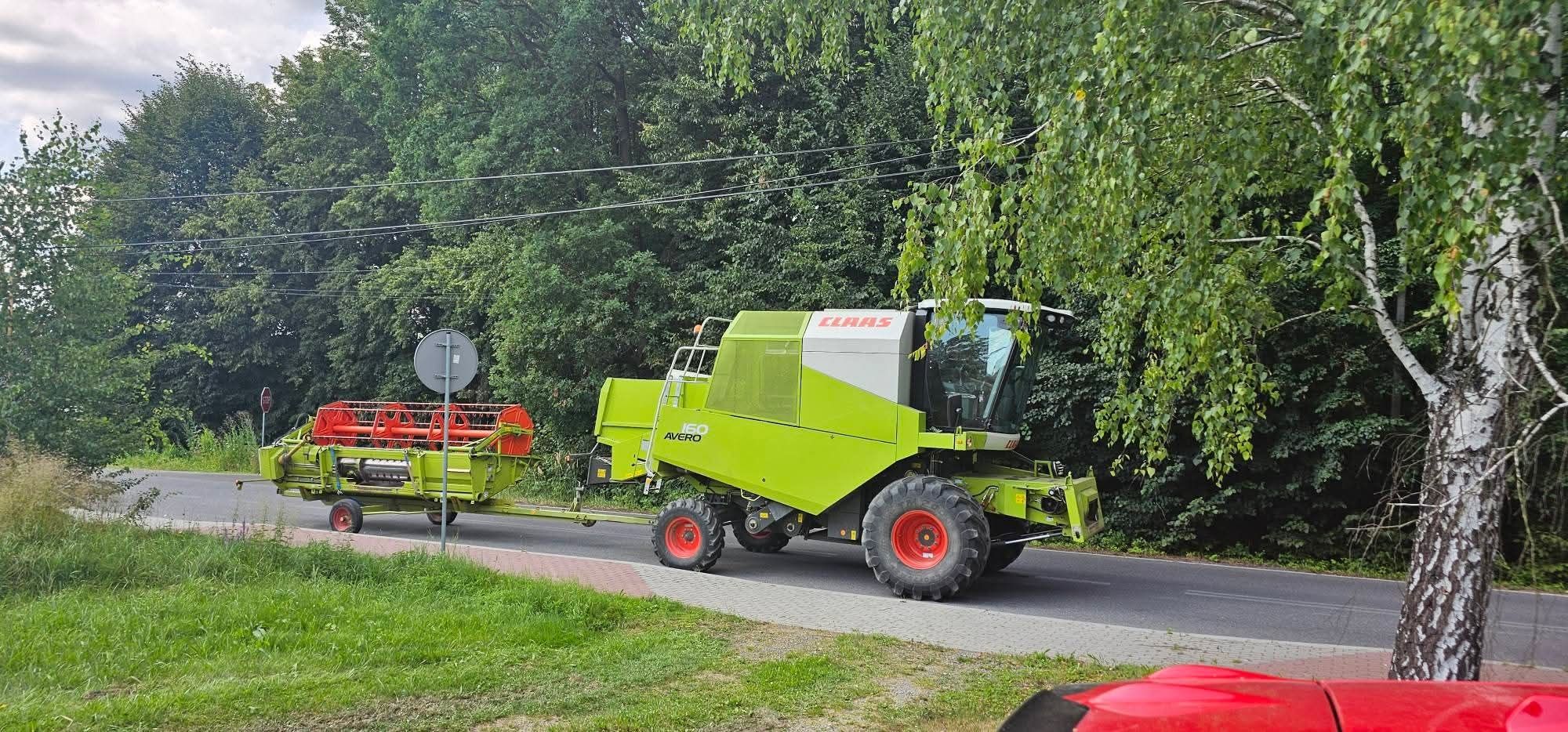 Koszenie zbóż zboza uslugi kombajnem zbozowym zniwa usługi koszenia