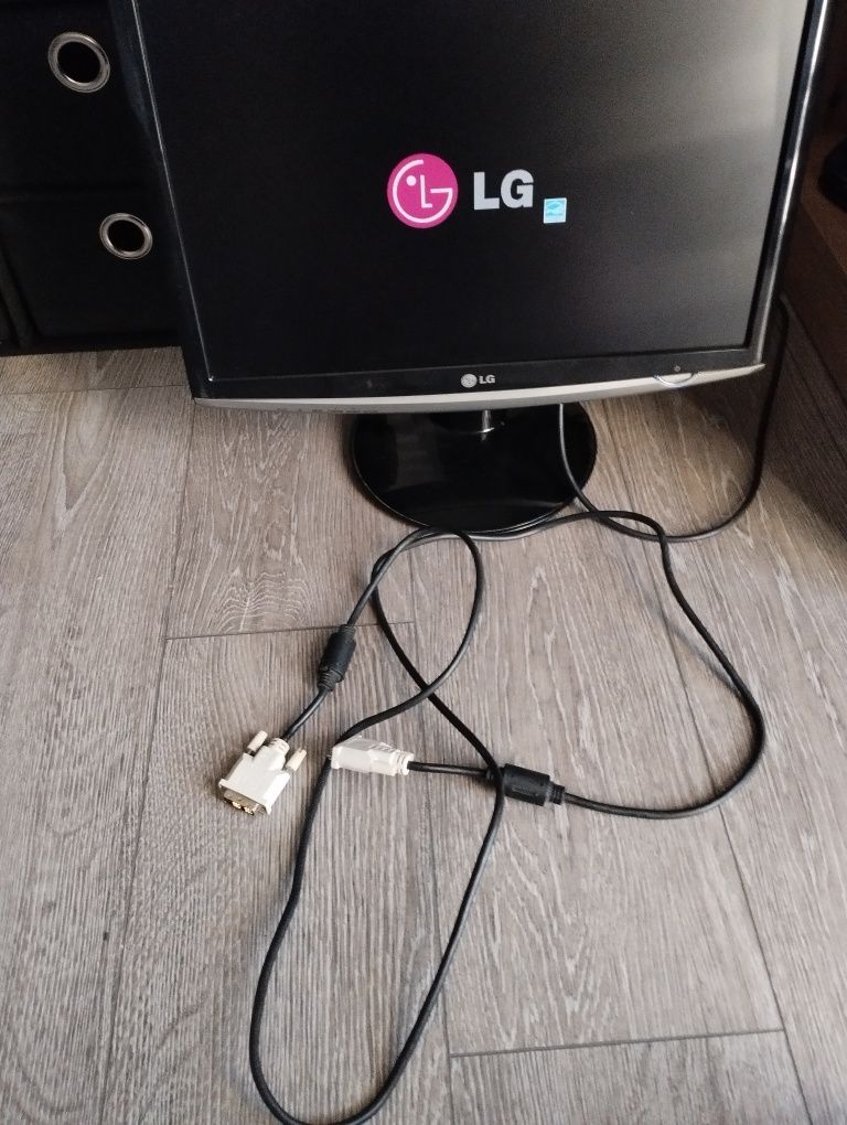 Monitor LG Flatron W1952TQ 19 cali