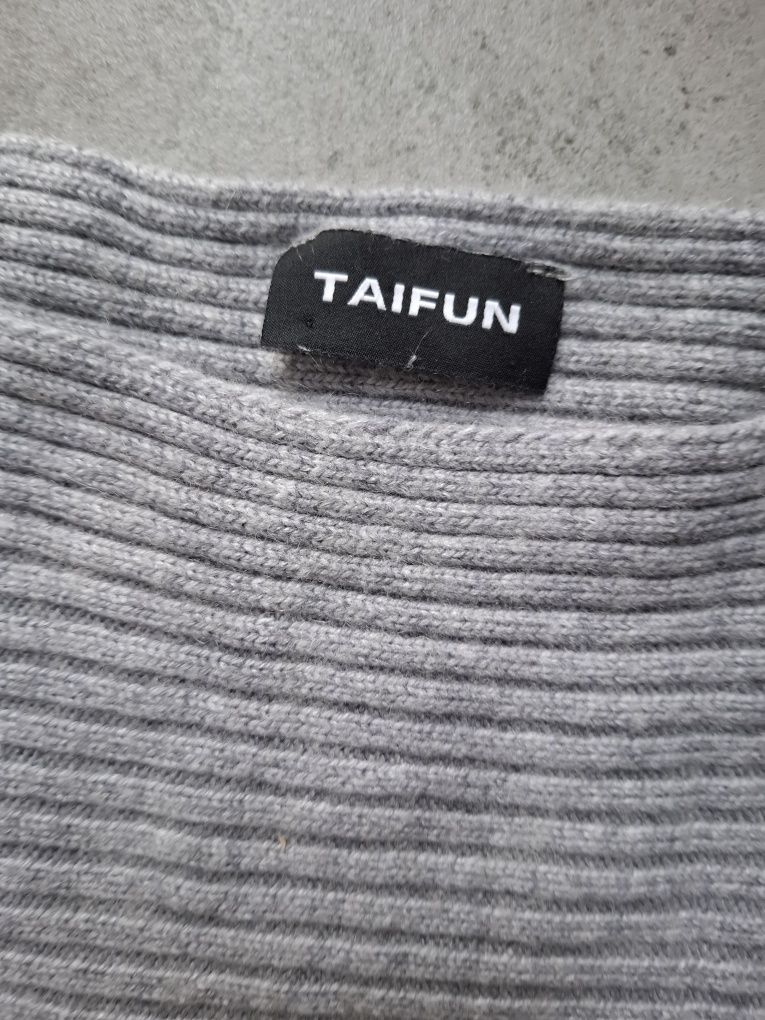 Sweter asymetryczny r.S